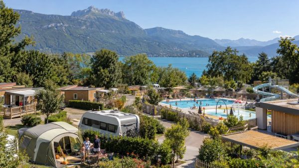 Pourquoi choisir un camping avec espace aquatique à Annecy ?